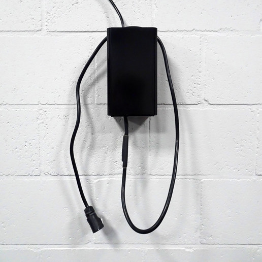 76.SKU10100 Laadhouder Battery charger wall bracket M 210 x 80 x 55 mm